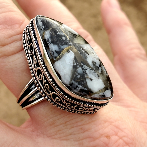 New White Buffalo Antique Design Silver Ring. - Picture 14 of 16